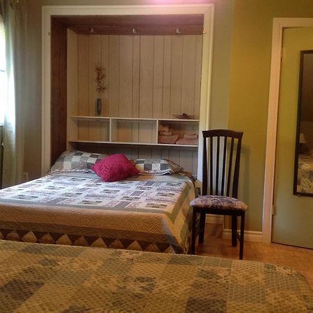 Gite De La Pisciculture Bed & Breakfast Saint-Faustin-Lac-Carre Exterior photo